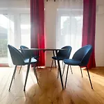 Grosszuegige Wohnung Mit Terrasse